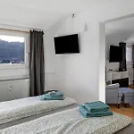Am Badeparadies * Titisee-Neustadt